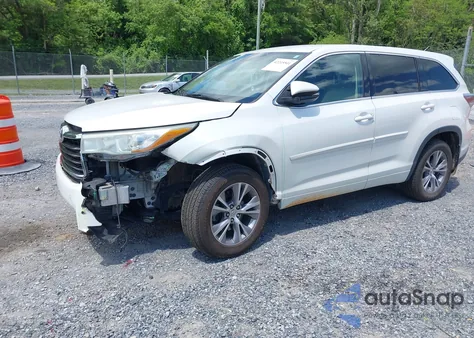 2015 Toyota Highlander Le Plus V6 из США, поврежденный, VIN 5TDBKRFH3FS197580